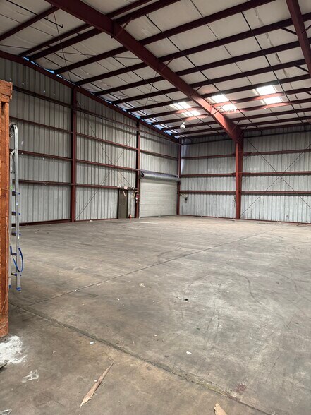 More Photos Of 627 Anchors St NW, Fort Walton Beach Warehouse For Sale