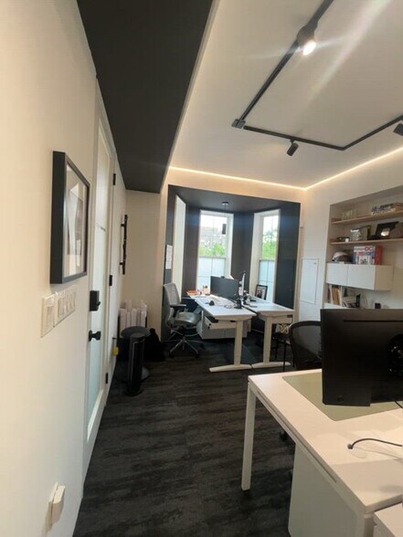 More Photos Of 709 D St SE, Washington Storefront For Lease