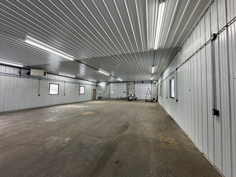 More Photos Of 124 Barlow St, Canastota Industrial For Lease