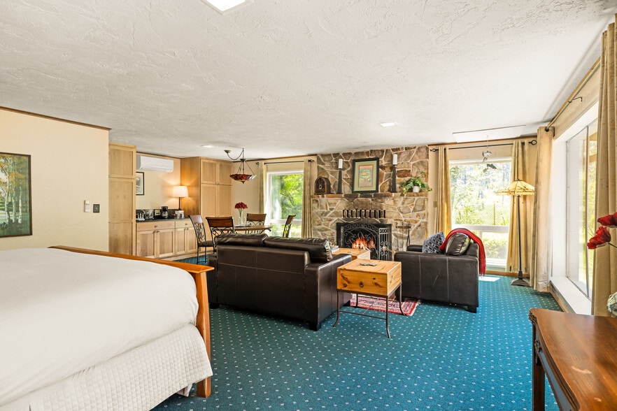 More Photos Of 49198 McKenzie Hwy, Vida Hospitality For Sale