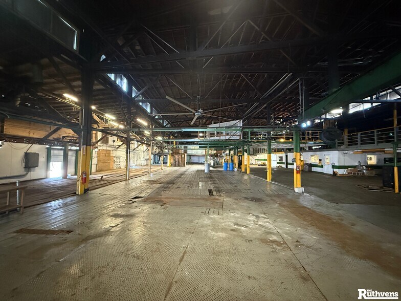More Photos Of 500 Avenue R SW, Winter Haven Warehouse For Sale