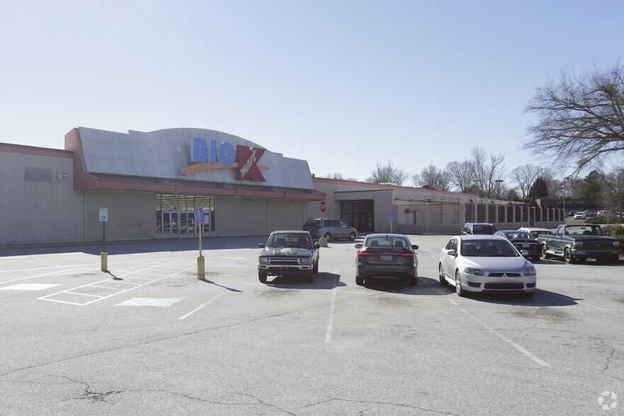 More Photos Of 111-129 W Butler Rd, Mauldin Unknown For Lease