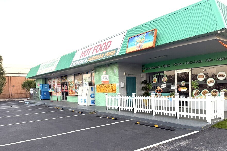 More Photos Of 1780 Croton Rd, Melbourne Freestanding For Lease