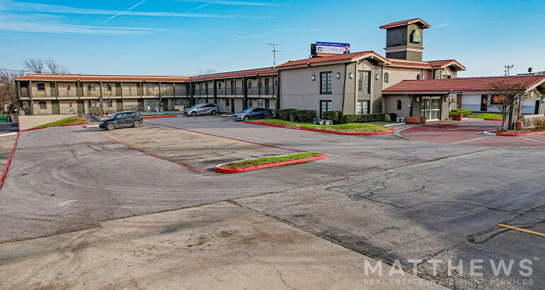 More Photos Of 1112 S Fort Hood St, Killeen Hotel For Sale