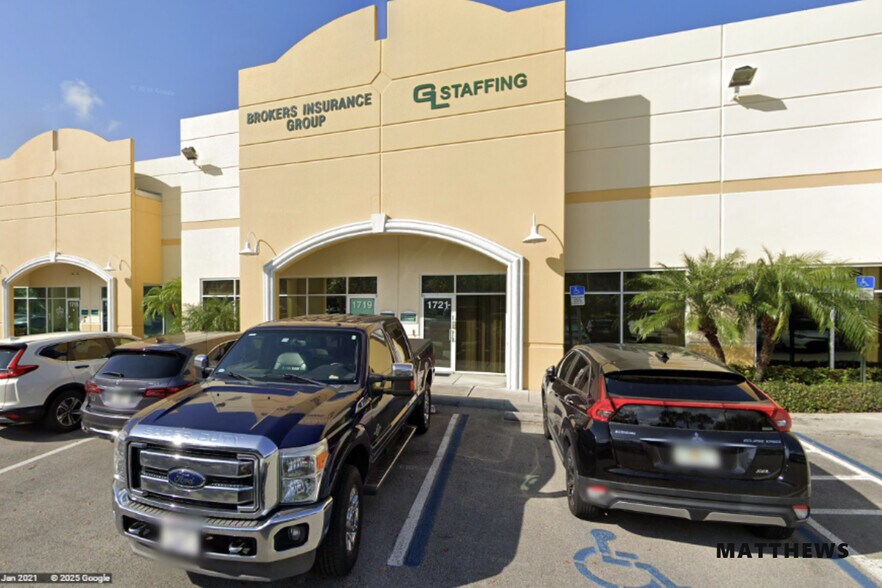 More Photos Of 1701-1745 Banks Rd, Margate Light Distribution For Lease