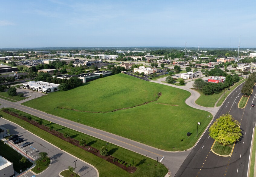 More Photos Of Bluegrass Parkway & Campus Pl, Louisville Land For Sale