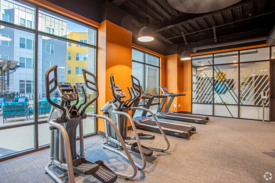 More Photos Of 306 E 10TH St, Greenville Apartments For Lease