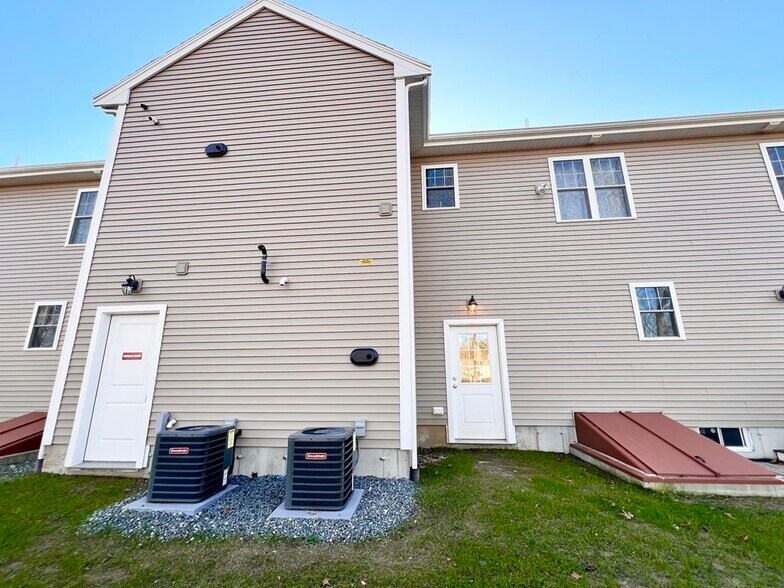 More Photos Of 140 N Walker St, Taunton Office Residential For Sale