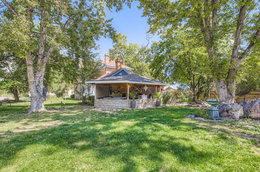 More Photos Of 1305 W 3rd St, Florence Hotel For Sale