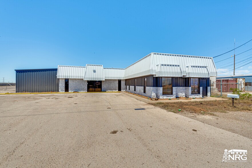 More Photos Of 2818 W 42nd St, Odessa Warehouse For Lease