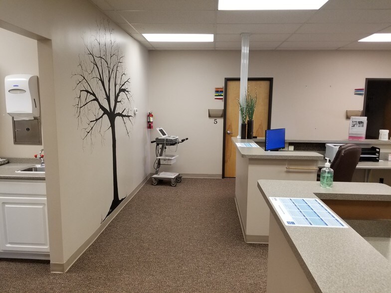 More Photos Of 239 Ash St, Tipton Medical For Lease