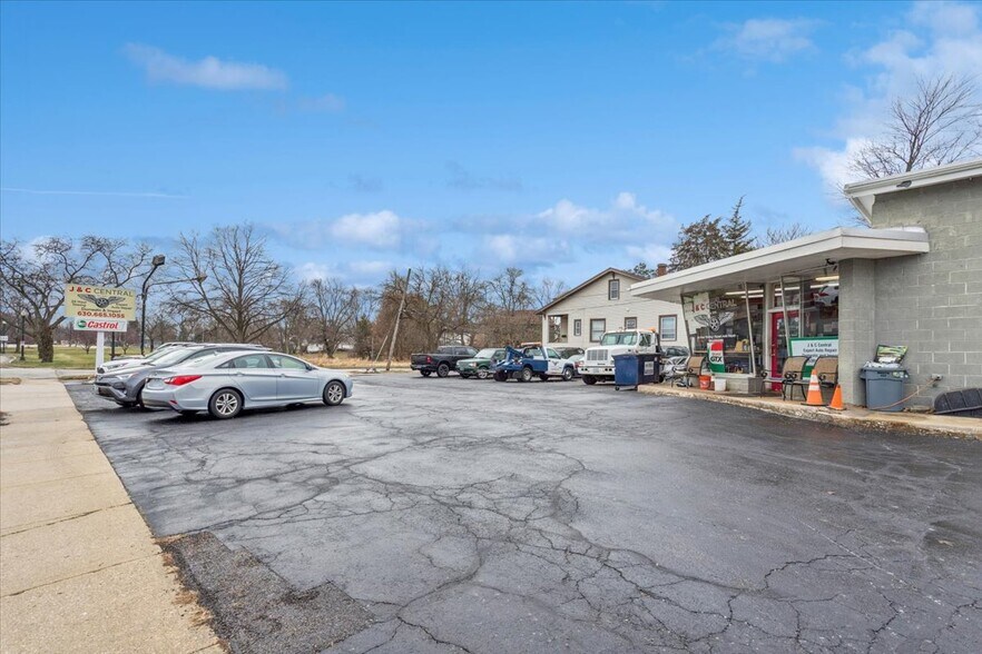 More Photos Of , Wheaton Unknown For Sale