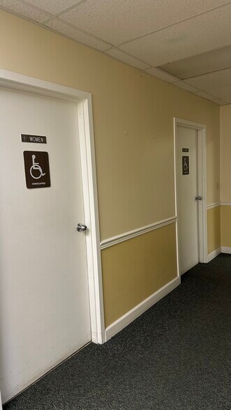 More Photos Of 850 Brainard Rd, Highland Heights Medical For Lease