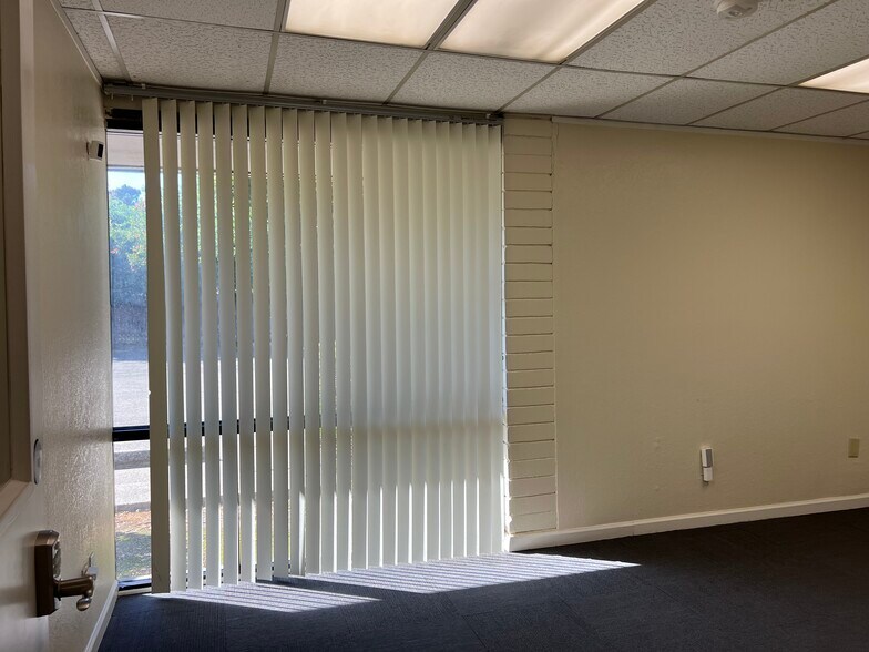 More Photos Of 5637 N Pershing Ave, Stockton Medical For Lease