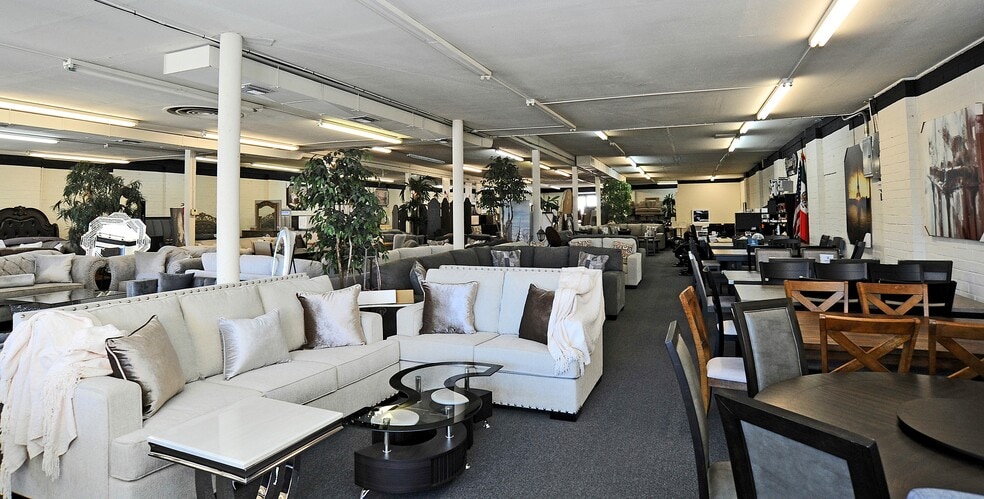 More Photos Of 209 N Arroyo Blvd, Nogales Storefront For Sale