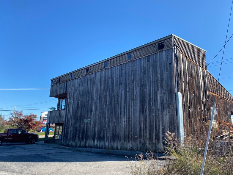More Photos Of 3712 S Main St, Blacksburg Loft Creative Space For Sale