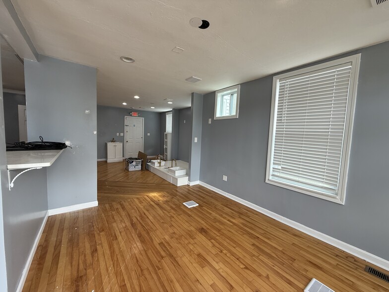 More Photos Of 539 Park Ave, Worcester Freestanding For Lease