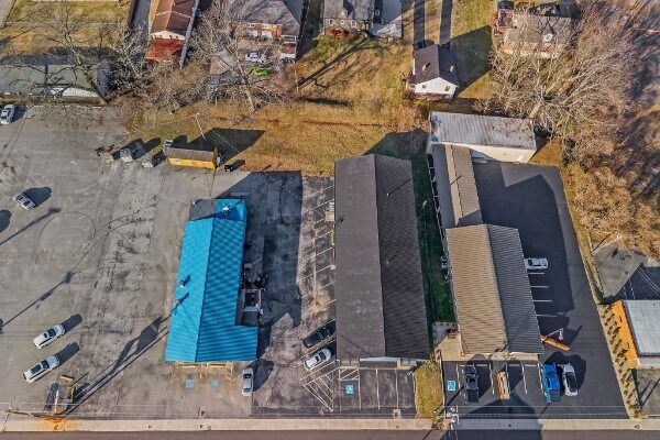 More Photos Of 107 Lyon St, McMinnville Office For Sale