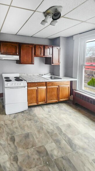 More Photos Of 24 2nd Ave, Troy Apartments For Sale