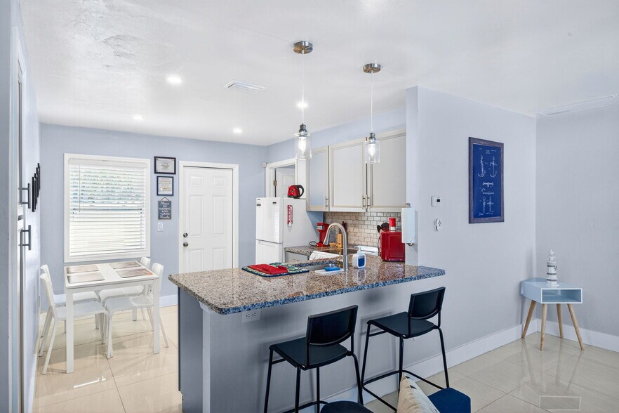 More Photos Of 624 SE 46th St, Cape Coral Apartments For Sale