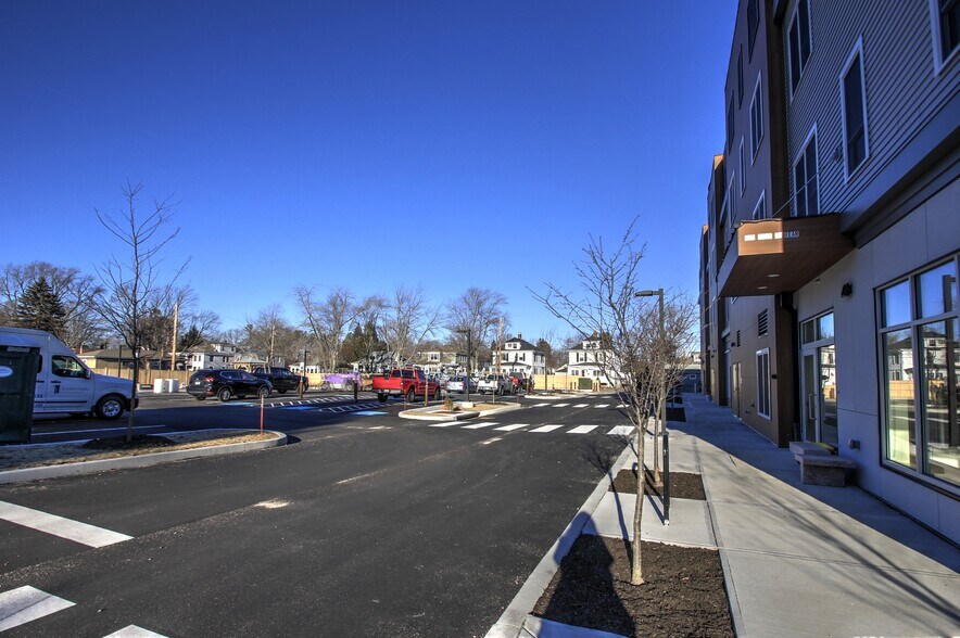 More Photos Of 611 Main St, South Portland Apartments For Lease