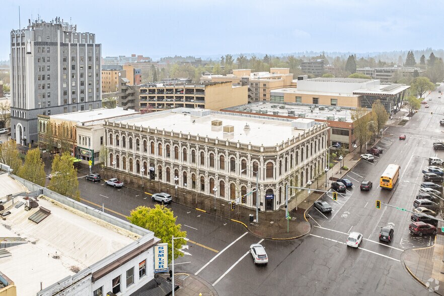 More Photos Of 302 State St, Salem Bank For Lease