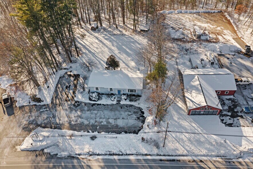 More Photos Of 428 NH-108, Somersworth Veterinarian Kennel For Sale