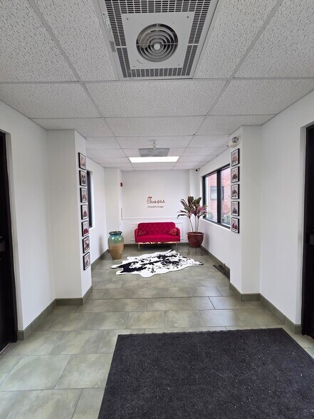 More Photos Of 37 Anderson Rd, Buffalo Medical For Sale