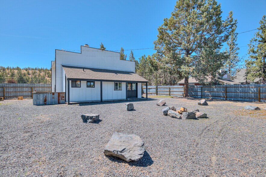 More Photos Of 64661 Bruce Ave, Bend General Retail For Sale