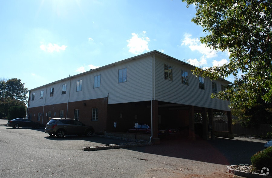 More Photos Of 188 Eagle Rock Ave, Roseland Office For Lease