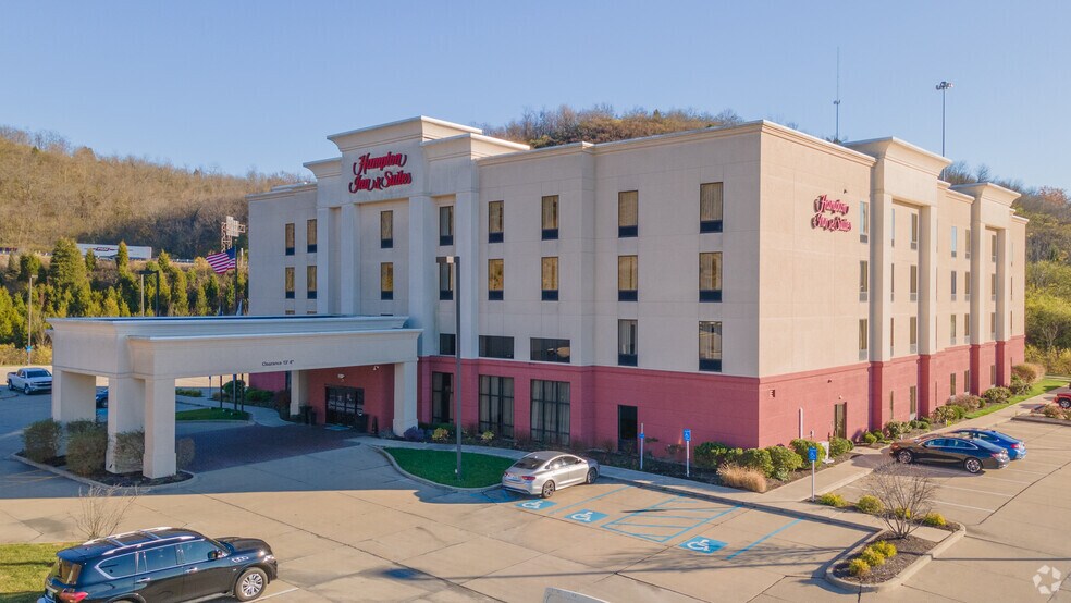 More Photos Of 10 Hampton Ln, Wilder Hotel For Sale