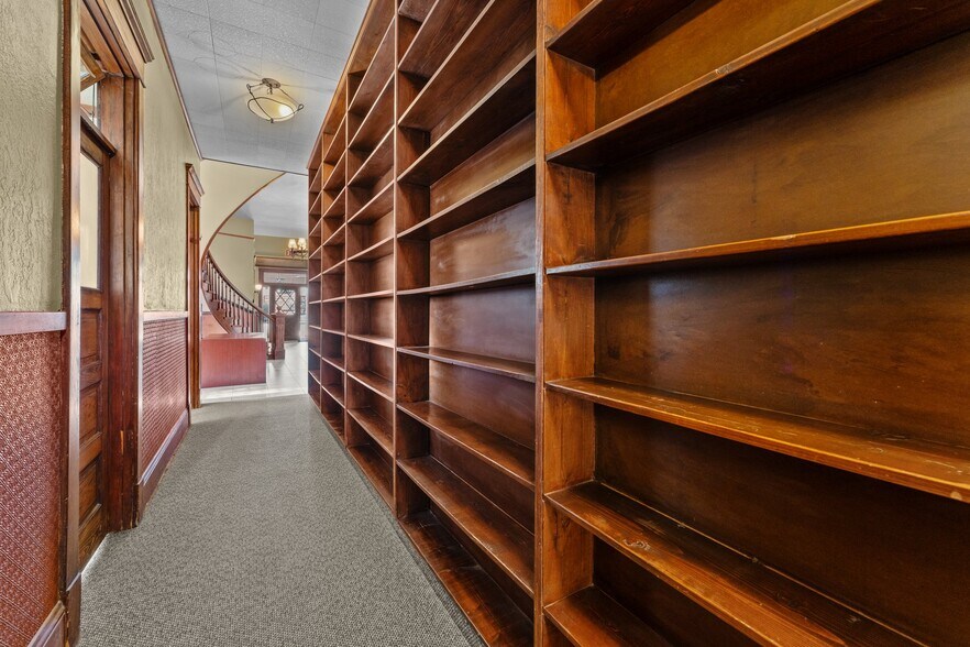 More Photos Of 1 E Apache St, Wickenburg Office For Lease