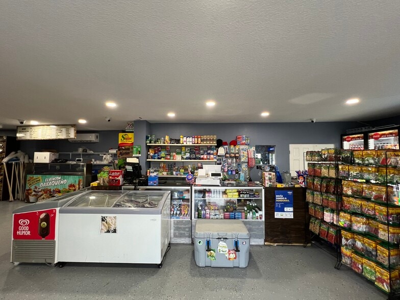 More Photos Of 6101 Symmes Rd, Gibsonton Restaurant For Sale