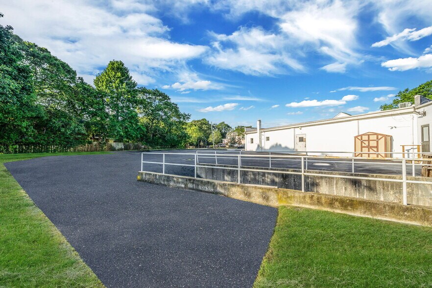 More Photos Of 10200 Main Rd, Mattituck Medical For Lease
