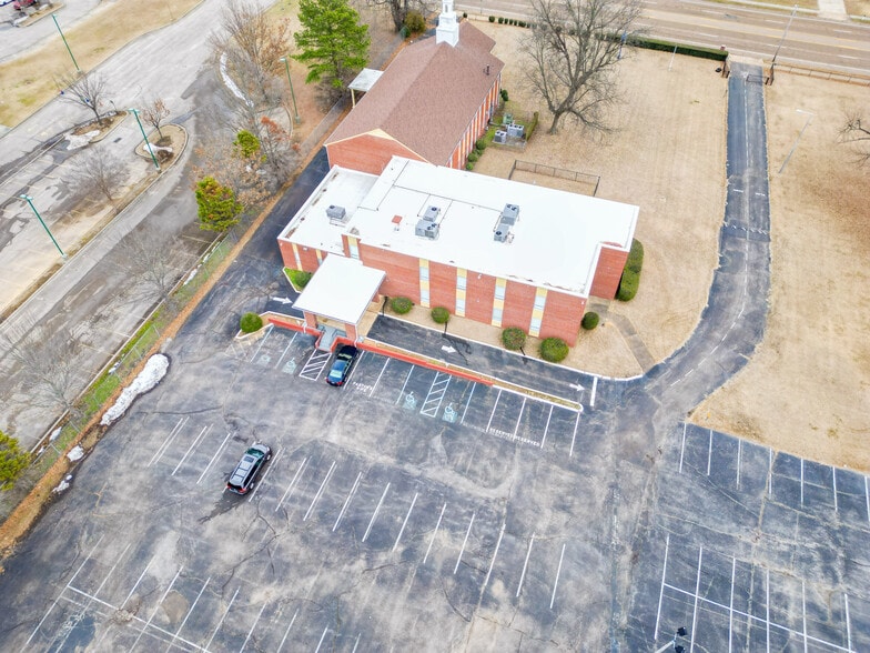 More Photos Of 3411 Covington Pike, Memphis Religious Facility For Sale
