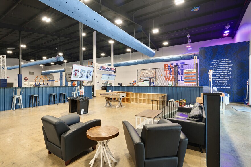 More Photos Of 450 Highway 72, Collierville Freestanding For Sale