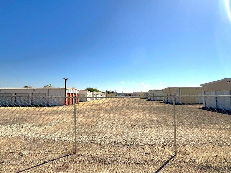 More Photos Of 8109 Us Highway 77, Sinton Self Storage For Sale
