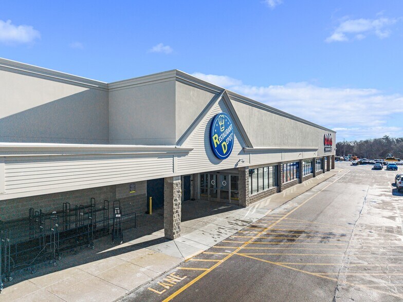 More Photos Of 950 Kings Hwy, New Bedford Storefront For Lease