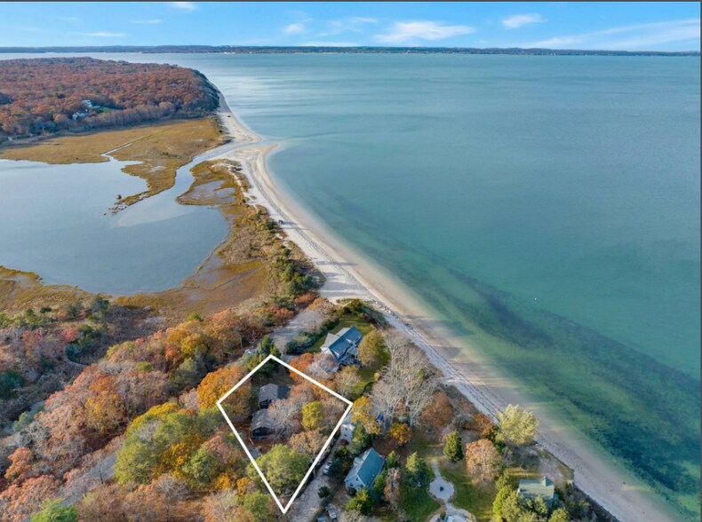 More Photos Of 14 E Landing Rd, Hampton Bays Multifamily For Sale