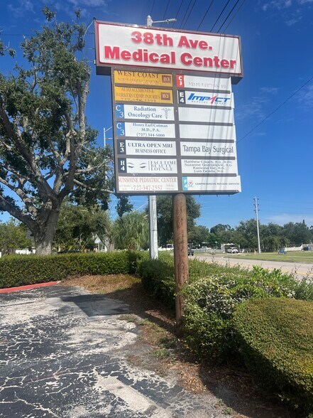 More Photos Of 6449 38th Ave, Saint Petersburg Medical For Lease