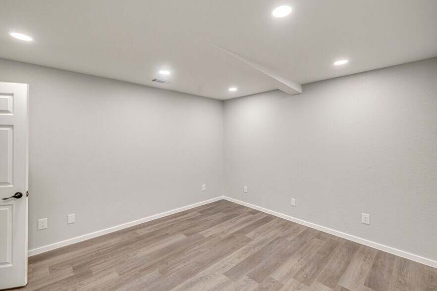 More Photos Of 5268/5450 N FM 866, Odessa Warehouse For Sale