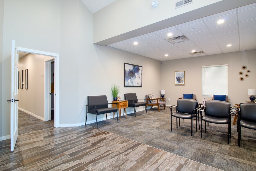 More Photos Of 5308 Parklane Pl, Kearney Office For Sale