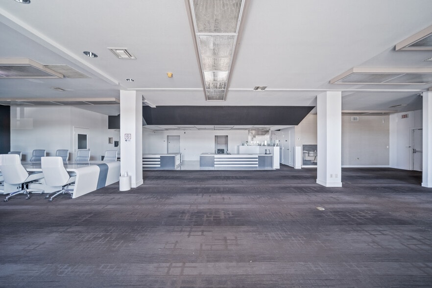 More Photos Of 1755 E Lakeside Dr, Bullhead City Bank For Sale