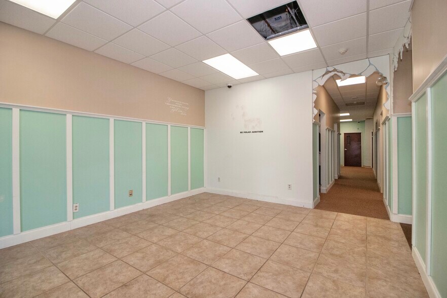 More Photos Of 285 N Main St, Troutman General Retail For Lease