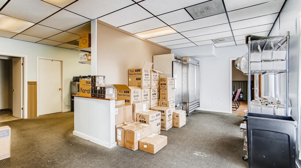 More Photos Of 2 S Main St, Elburn Storefront Retail Residential For Sale