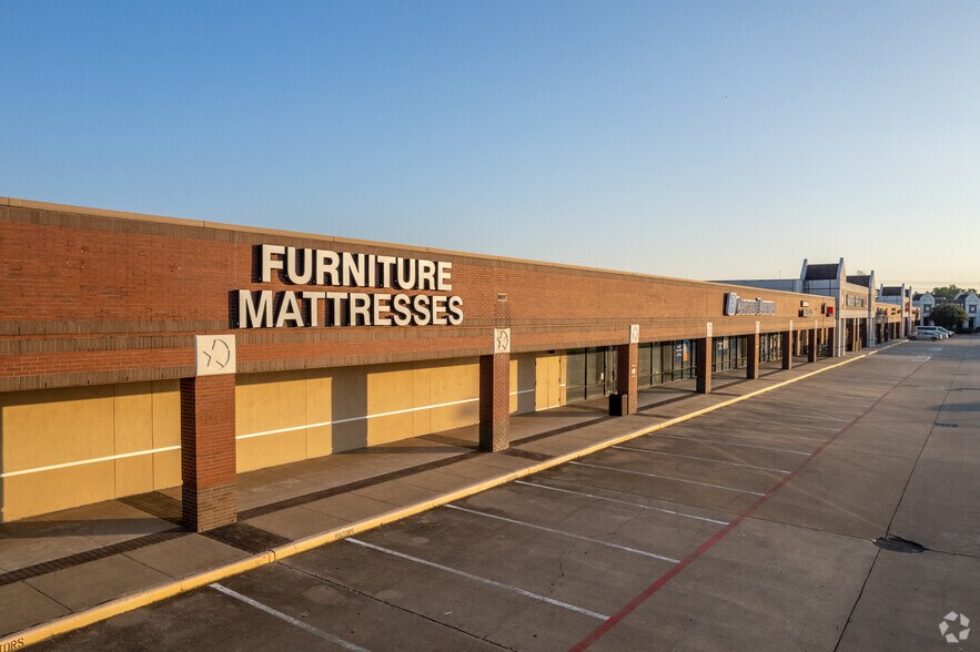 More Photos Of 1020-1030 W NASA Rd 1, Webster Unknown For Lease