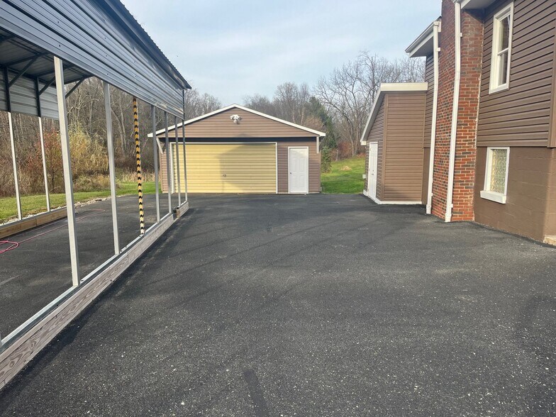 More Photos Of 1126 Pittsburgh Rd, Valencia Office For Sale