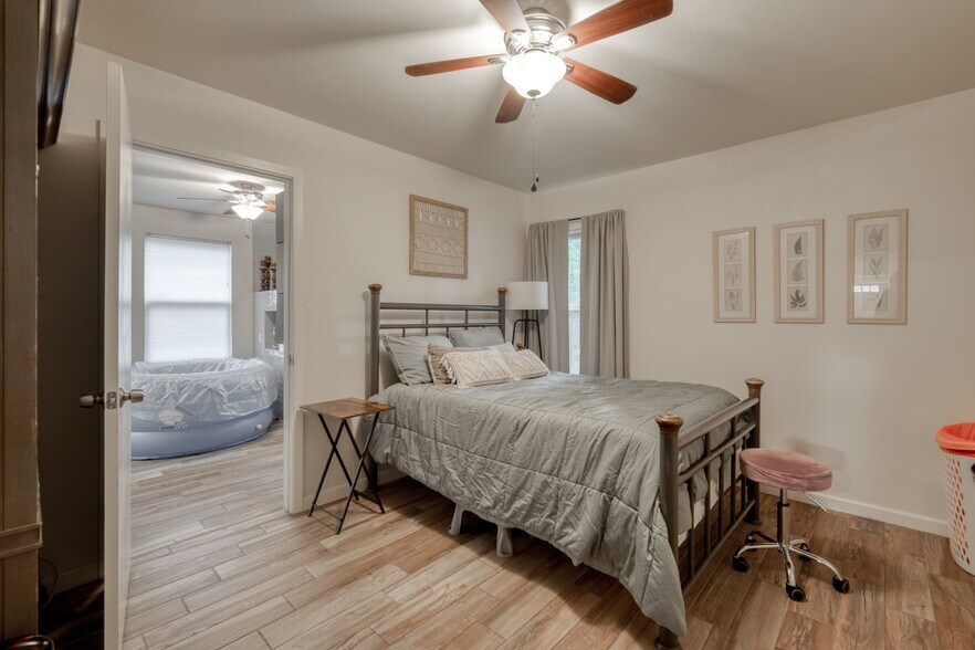 More Photos Of 13803 Ann Pl, Austin Office For Sale