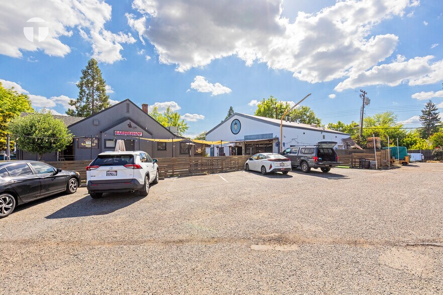 More Photos Of 866-870 57th St, Sacramento General Retail For Sale