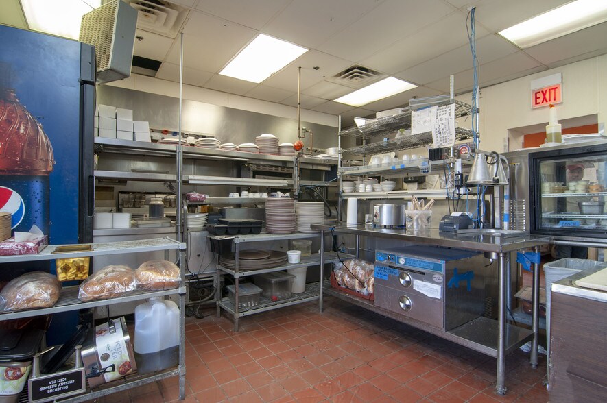 More Photos Of 1565 W 75th St, Woodridge Restaurant For Sale